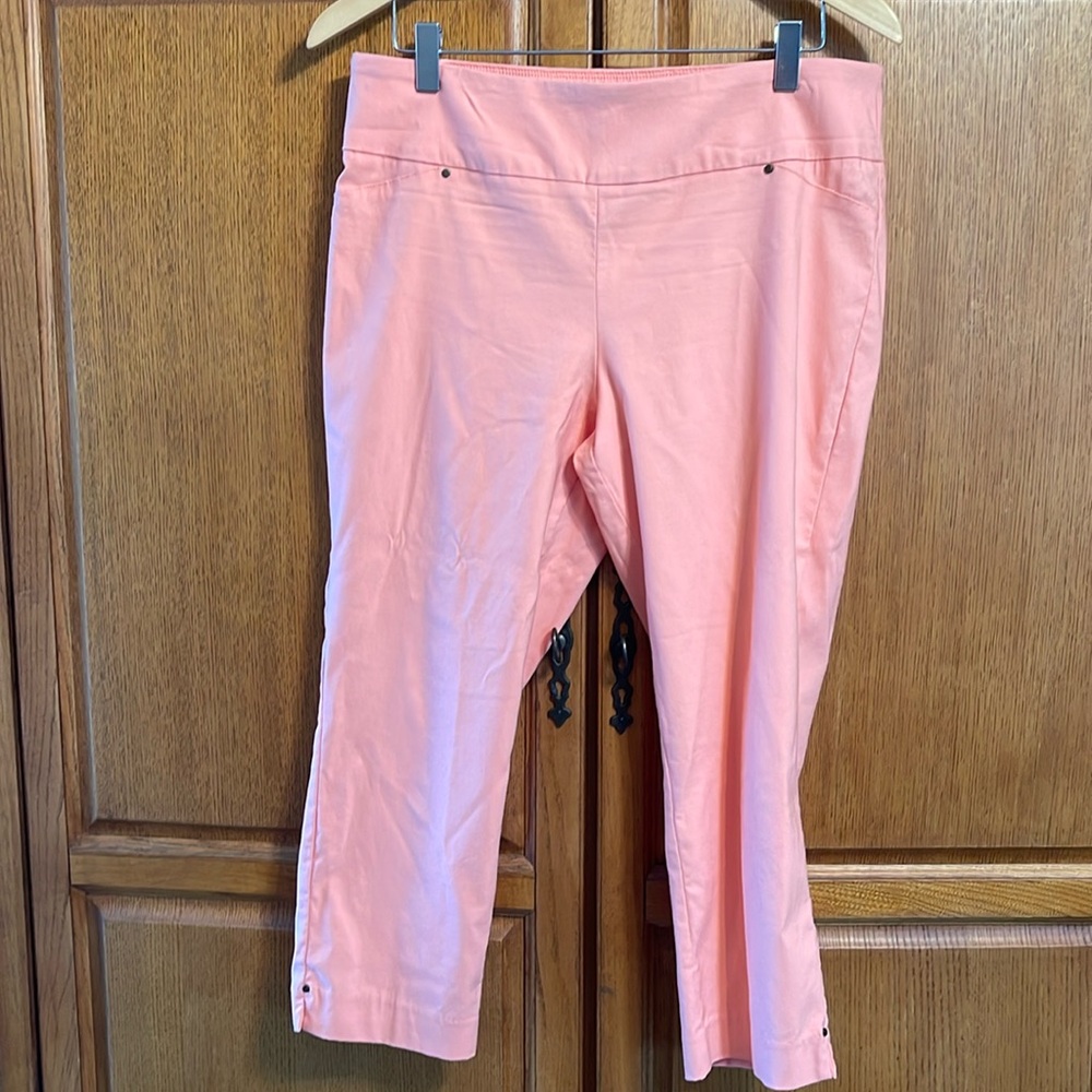 Like new Cato capris.